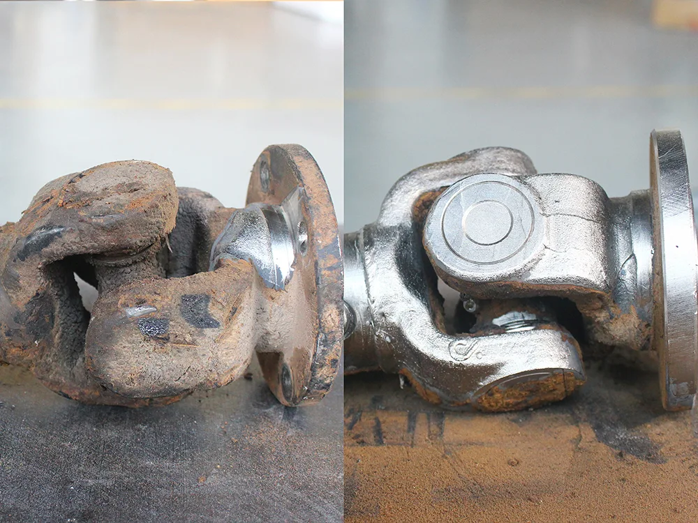 Kardangledd dekket av rust før rensing, og blankt metall etterpå